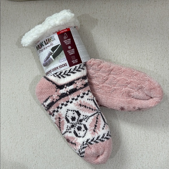 Muk Luks Accessories - Muk Luks Womens Cabin Socks Non Skid FullyLined 2 Pair Pink White Size S/M NWT